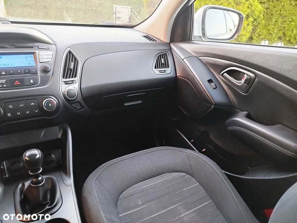 Hyundai ix35 1.6 2WD blue Trend - 15