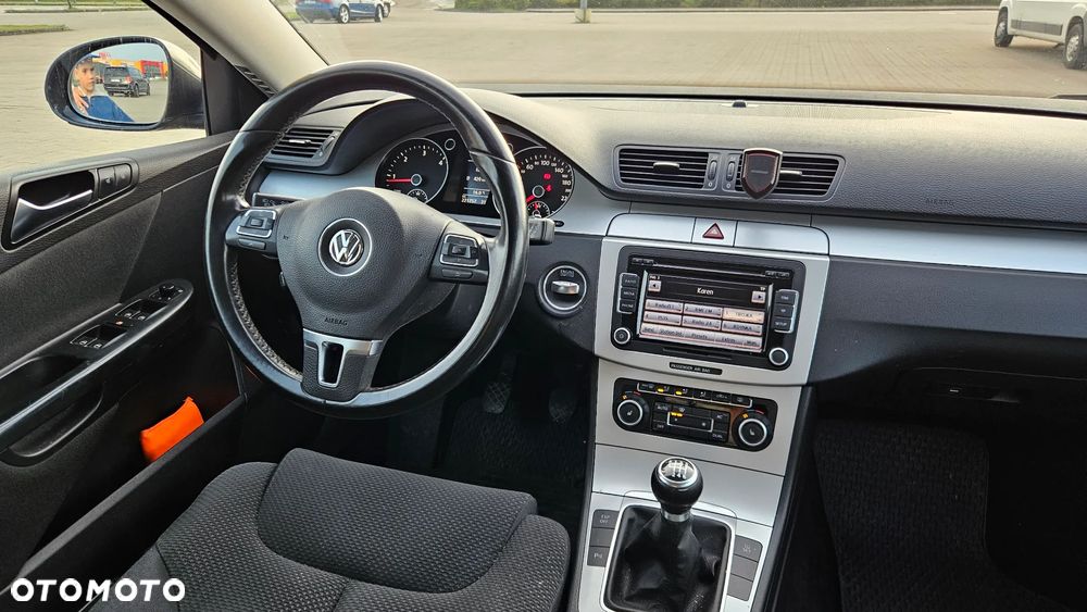 Volkswagen Passat 2.0 TDI Comfortline - 10