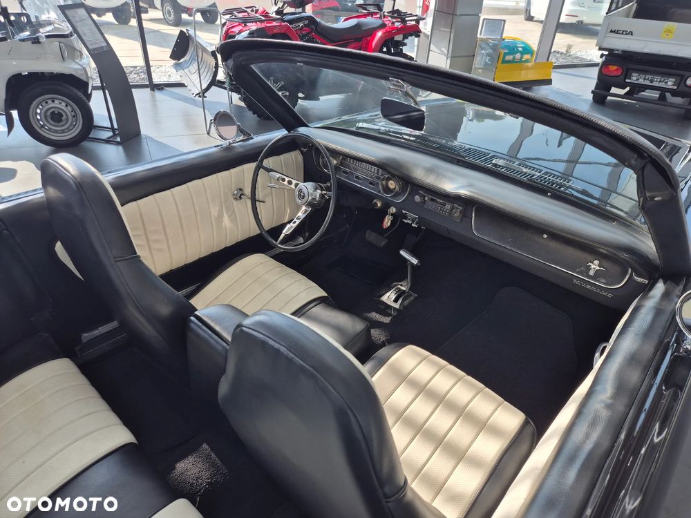 Ford Mustang - 24