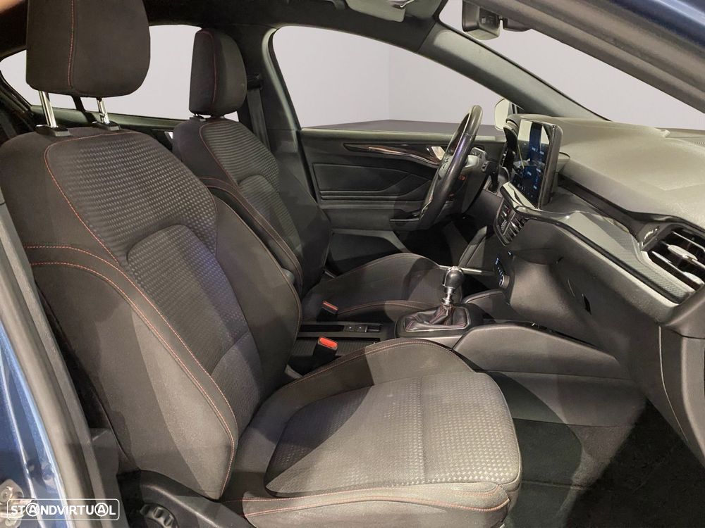 Ford Focus 1.0 EcoBoost MHEV ST-Line - 17