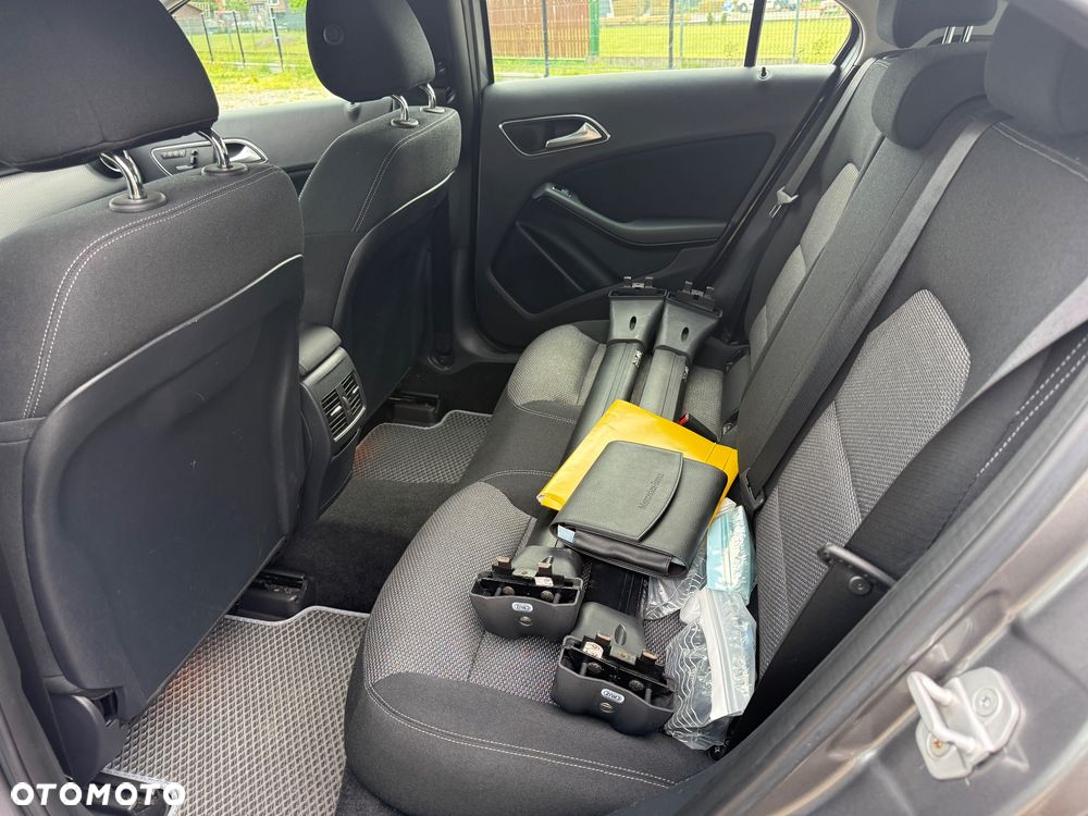 Mercedes-Benz Klasa A 180 (BlueEFFICIENCY) Urban - 10