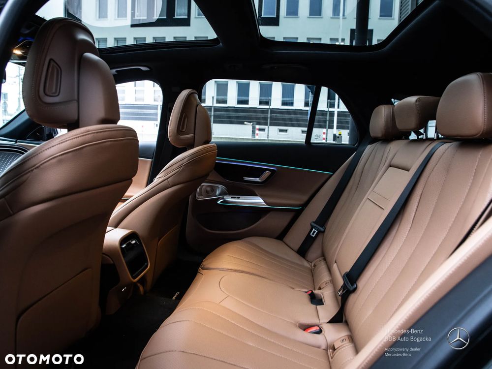 Mercedes-Benz Klasa E 220 d mHEV 4-Matic AMG 9G-Tronic - 11