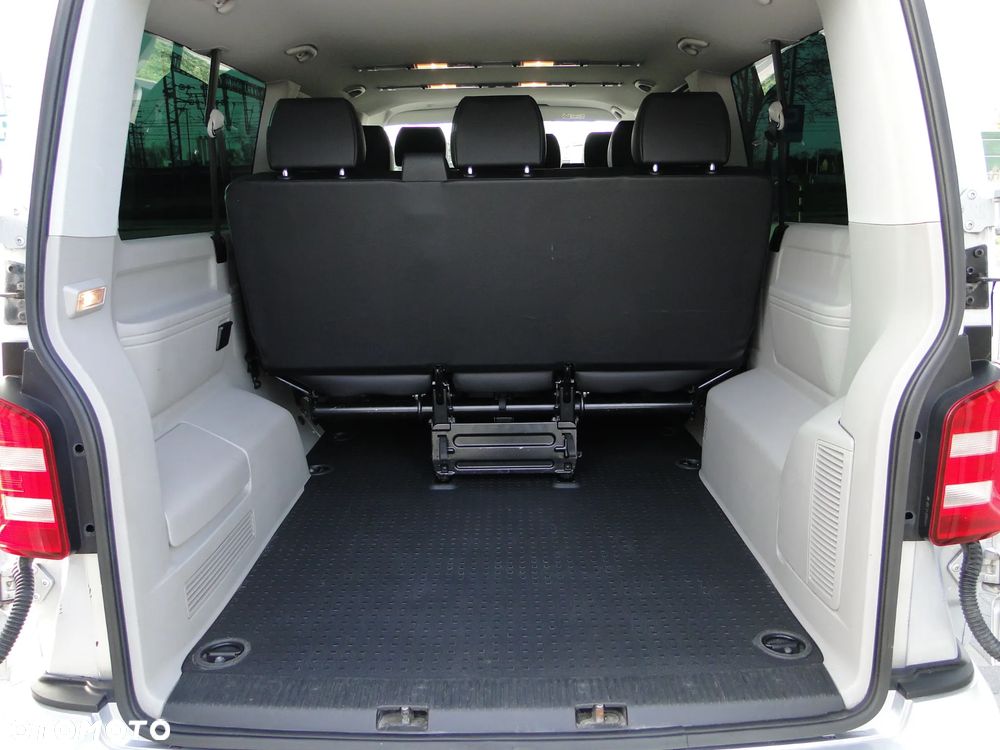 Volkswagen Caravelle - 25