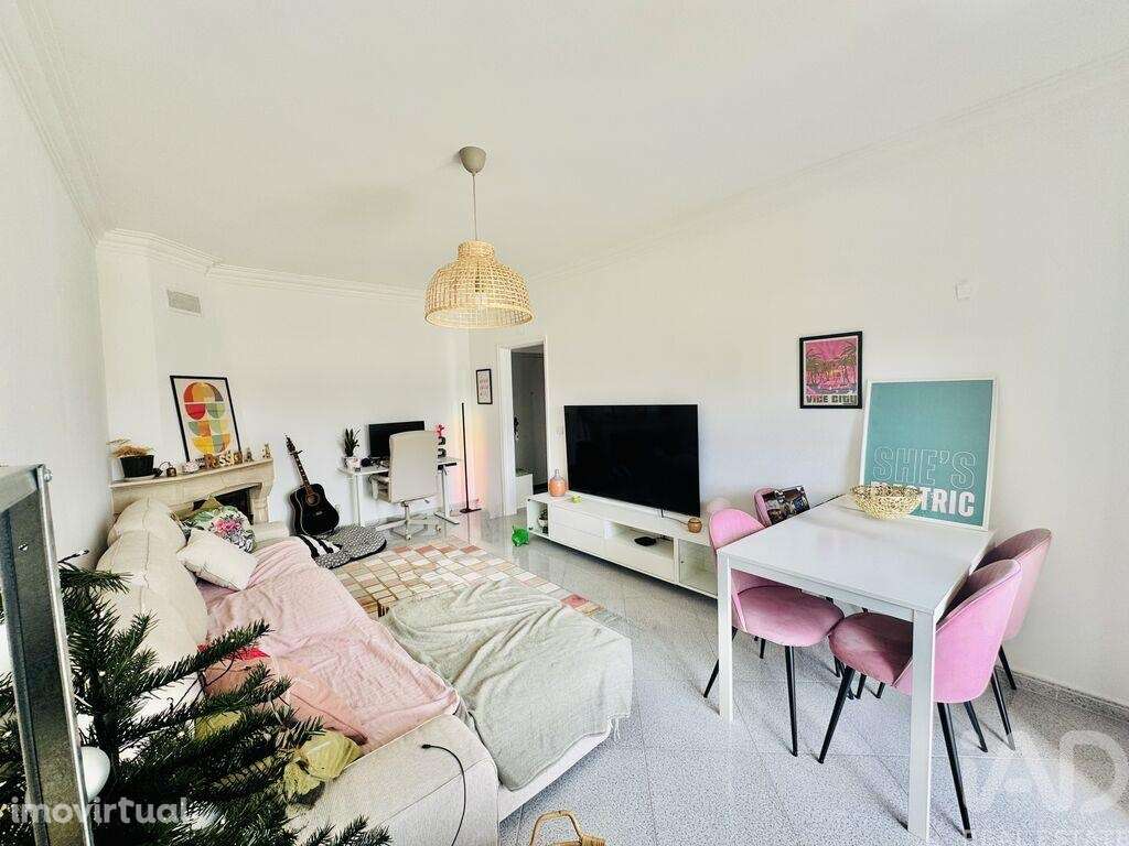 Apartamento T1 em Charneca de Caparica e Sobreda de 55 m2 - Grande imagem: 5/16