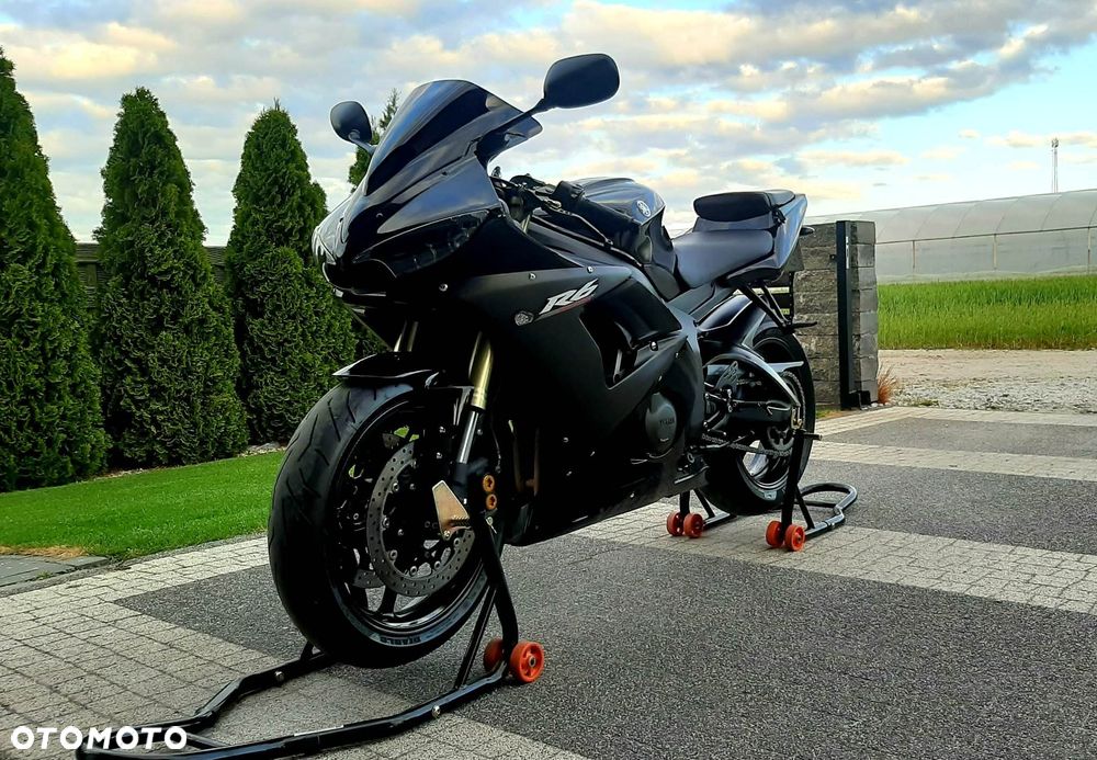 Yamaha R6 - 1