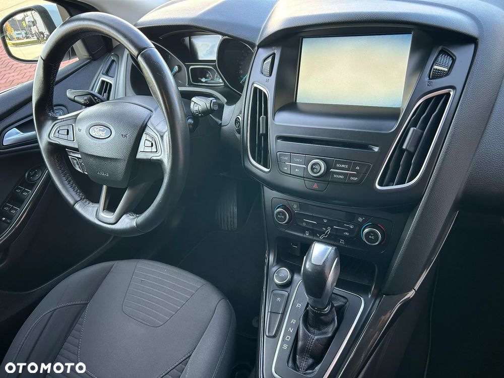 Ford Focus 1.5 EcoBlue Start-Stopp-System TITANIUM - 32