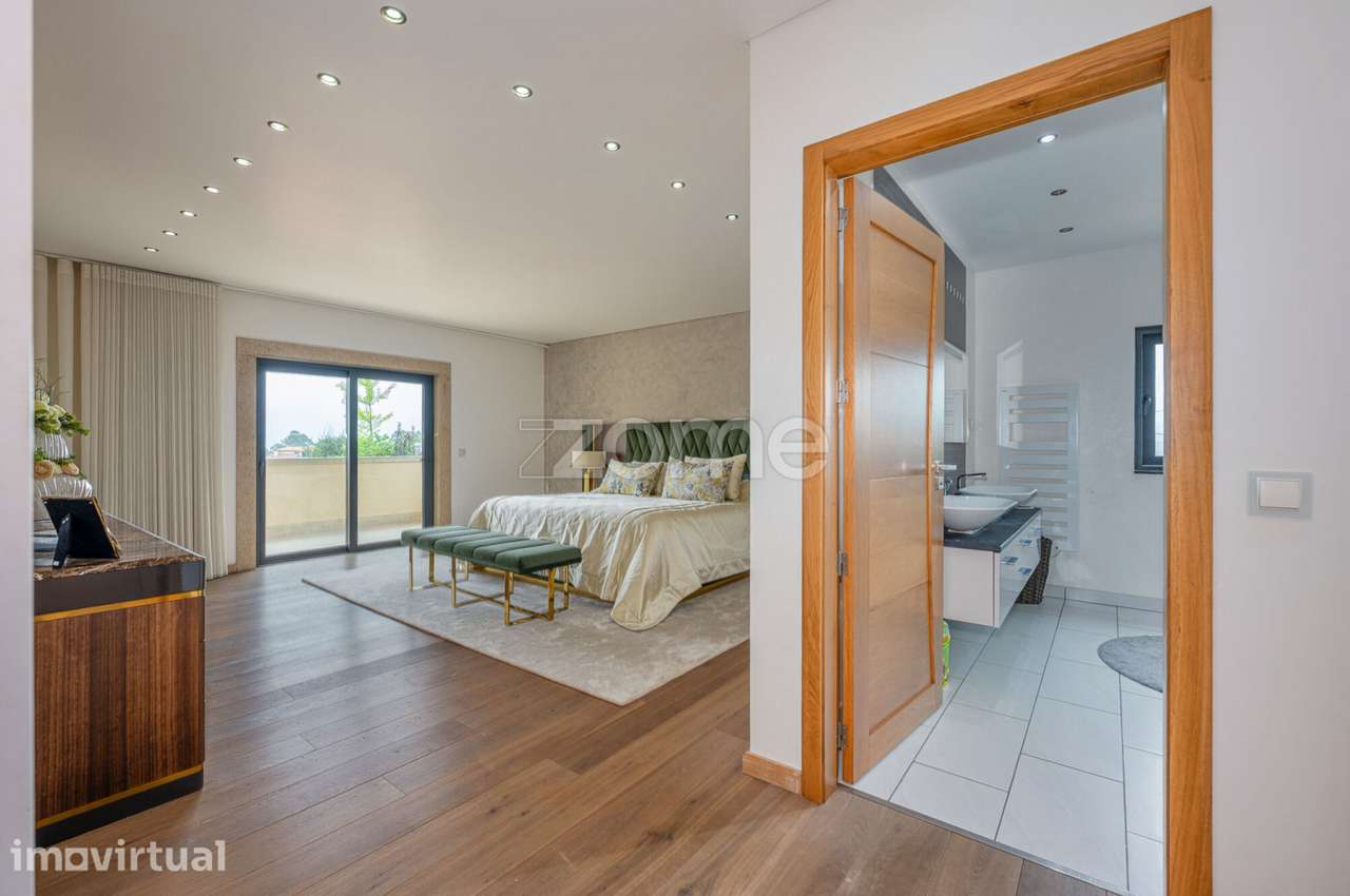 Moradia T5+1 de Luxo, com 2637 m2 de terreno, em Amarante, Porto - Grande imagem: 3/57