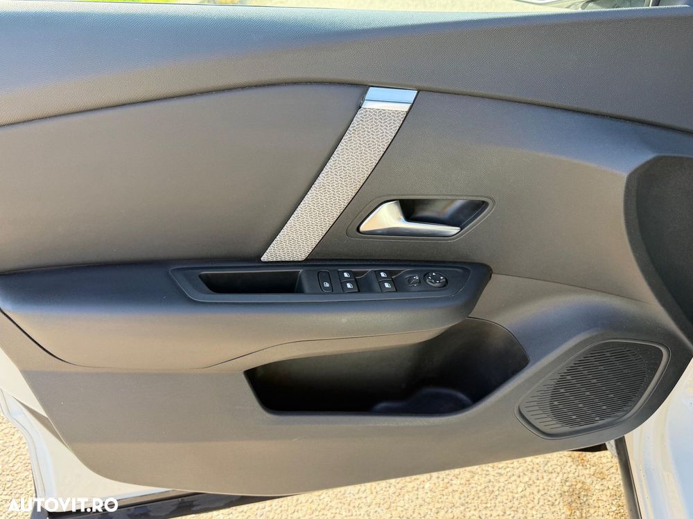 Citroën C4 BlueHDi 130 Stop&Start EAT8 SHINE - 19