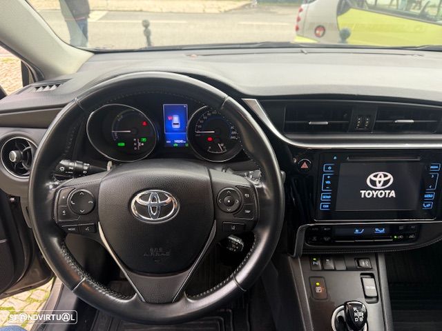 Toyota Auris Touring Sports 1.8 HSD Freestyle - 9