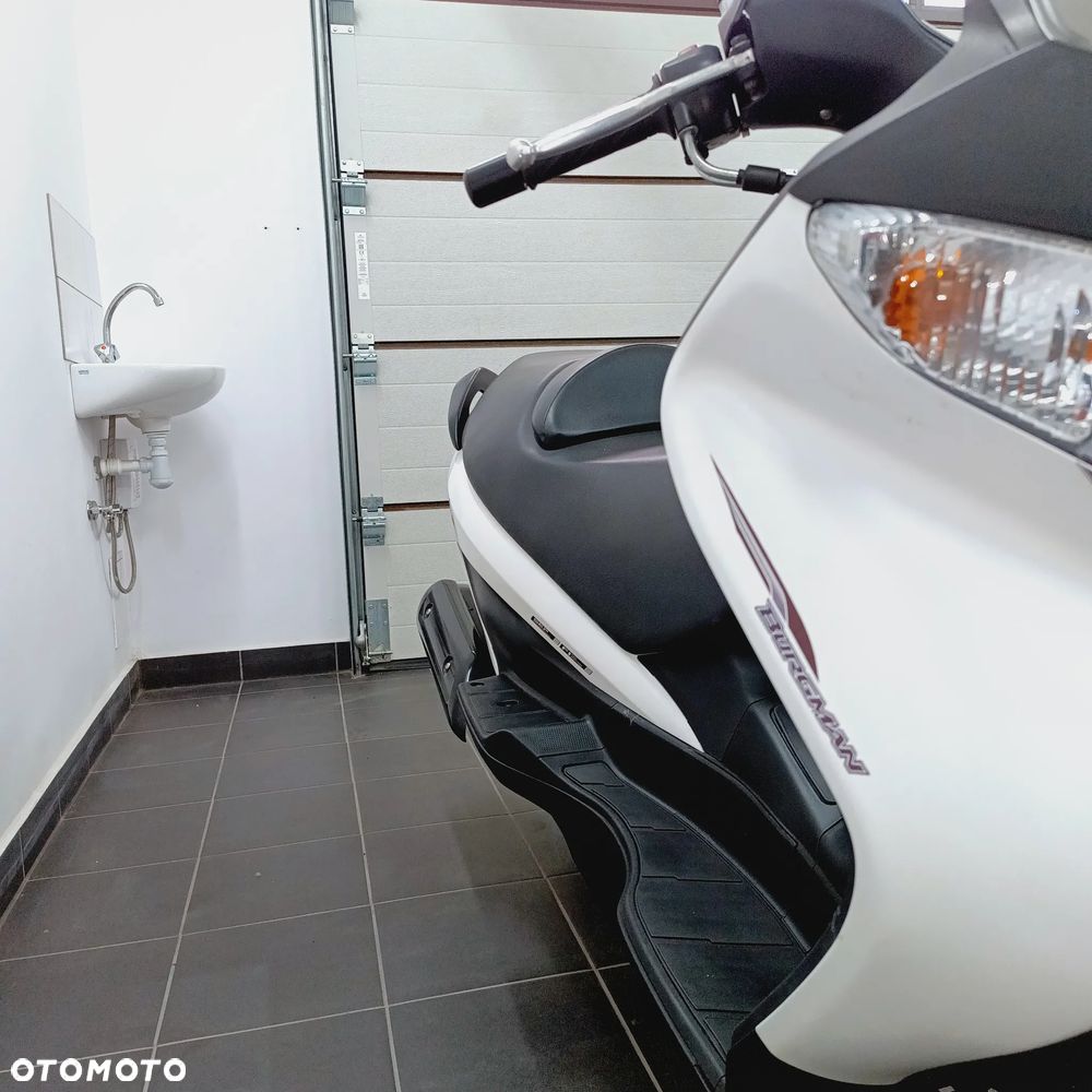 Suzuki Burgman - 9