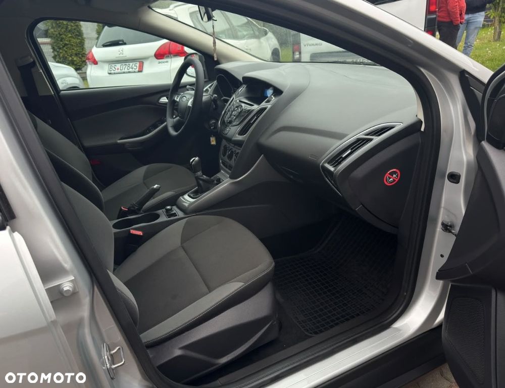 Ford Focus 1.6 Trend Sport - 14