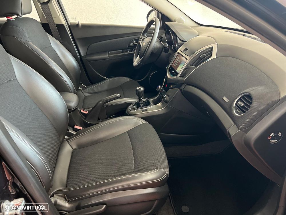 Chevrolet Cruze SW 1.7 VCDi LT - 28