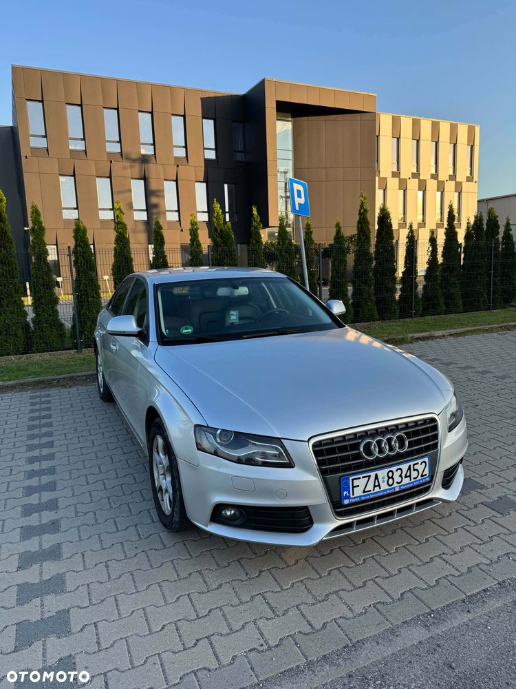 Audi A4 Limousine - 1