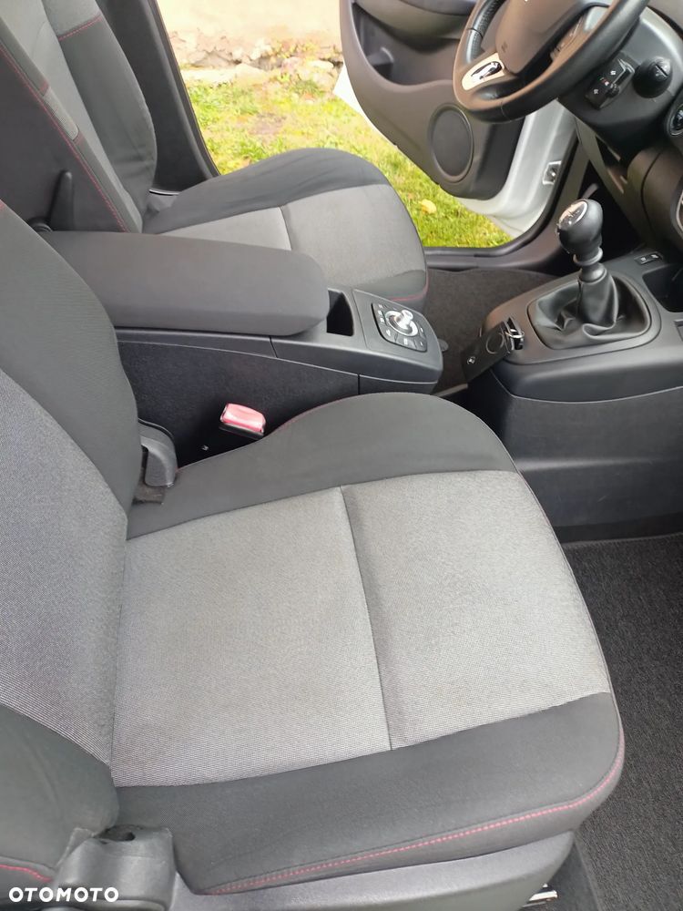 Renault Grand Scenic - 11