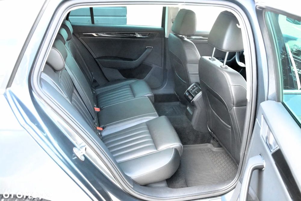 Skoda Superb 2.0 TDI SCR L&K DSG - 37