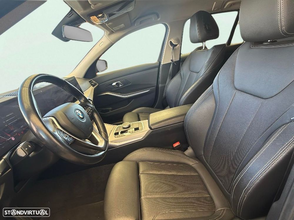 BMW 330 - 12