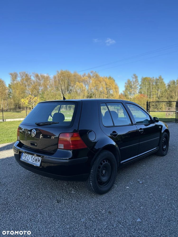 Volkswagen Golf 1.6 - 13