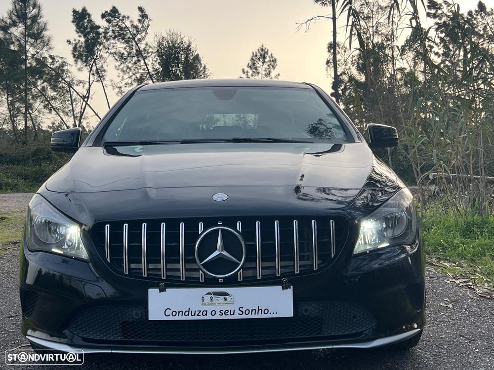 Mercedes-Benz CLA 180 d Shooting Brake AMG Line - 1