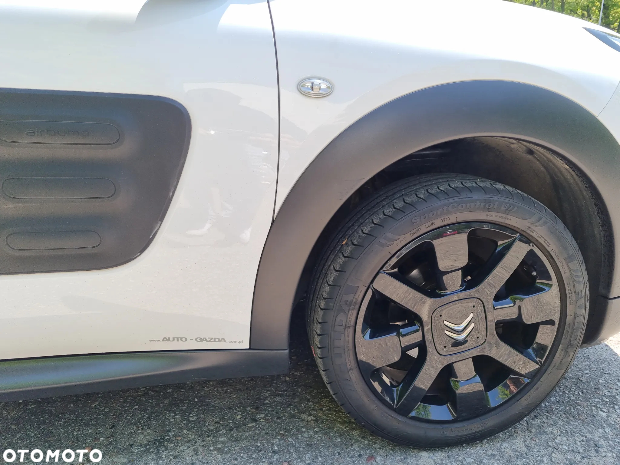 Citroën C4 Cactus 1.2 PureTech Shine - 24