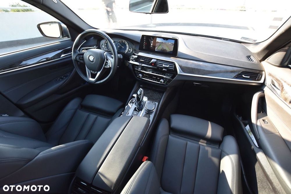 BMW Seria 5 530i xDrive Sport Line - 34