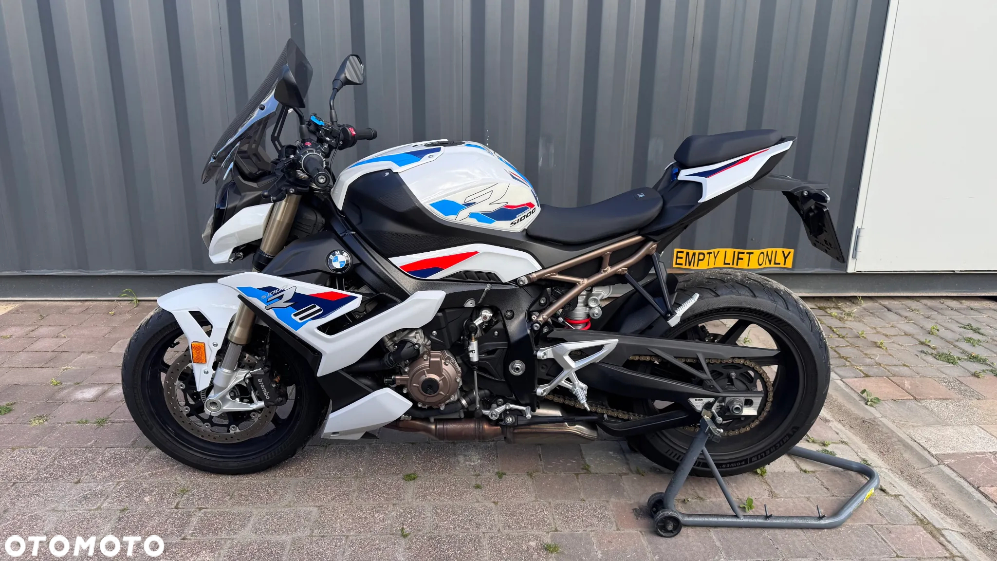 BMW S - 2