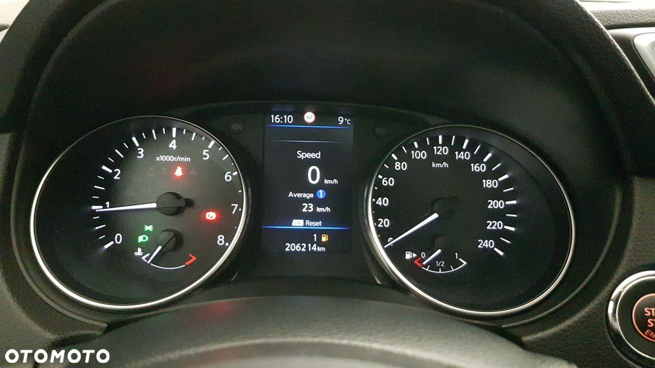 Nissan Qashqai - 25