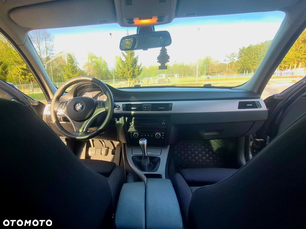 BMW Seria 3 320i - 15