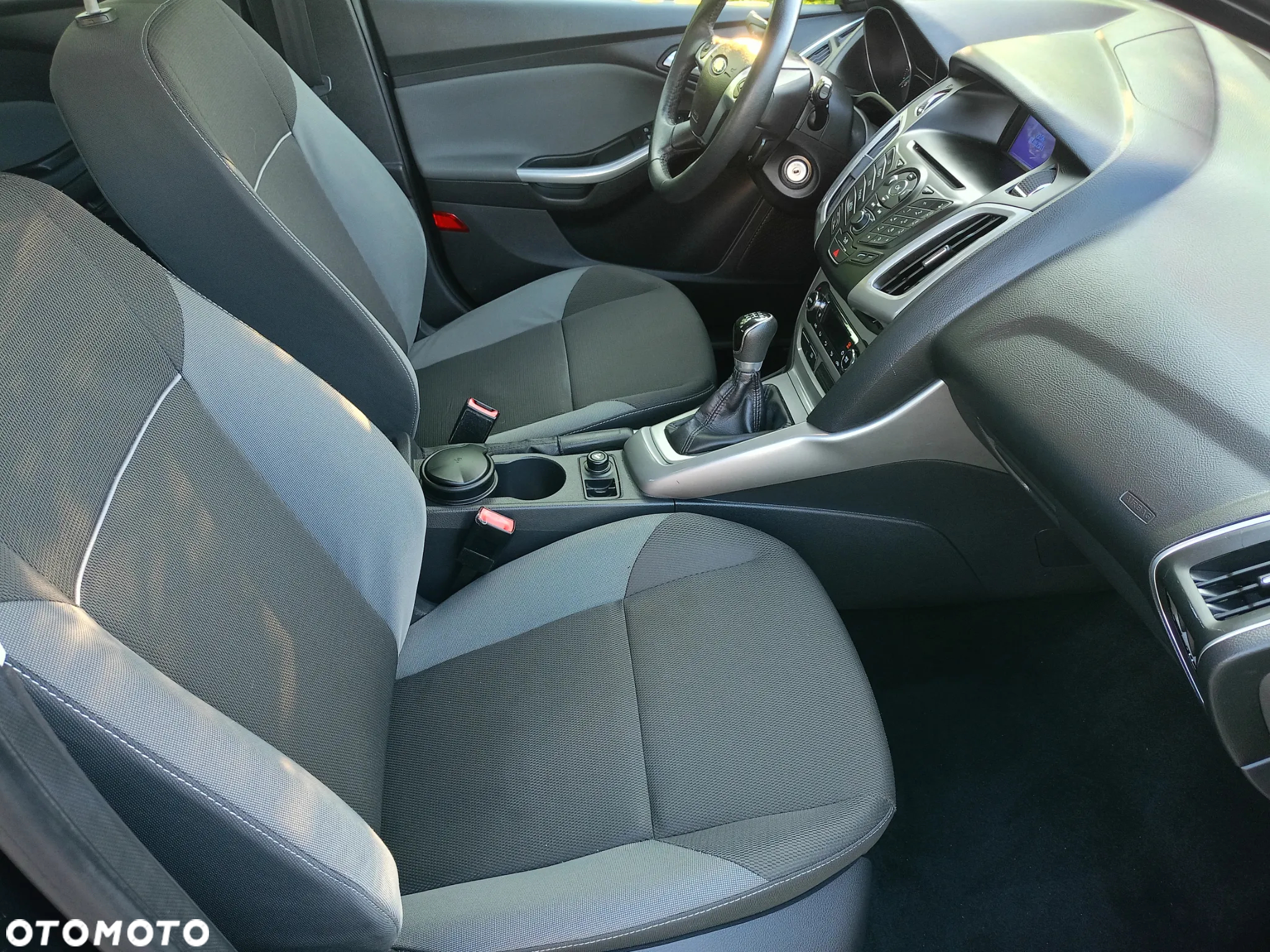 Ford Focus 1.6 Edition - 12