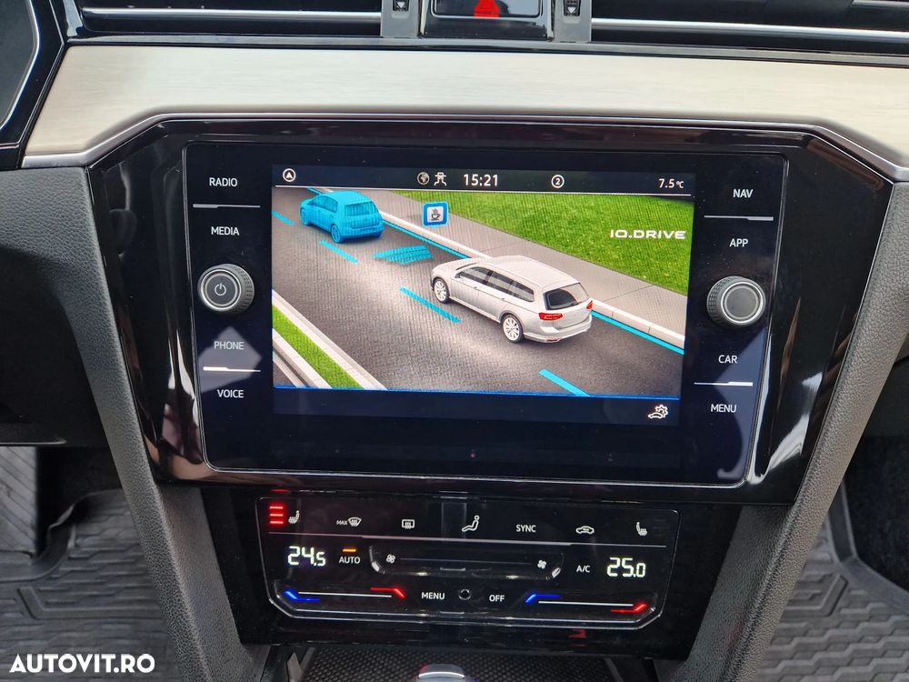 Volkswagen Passat 2.0 TDI DSG 4Mot Highline - 12