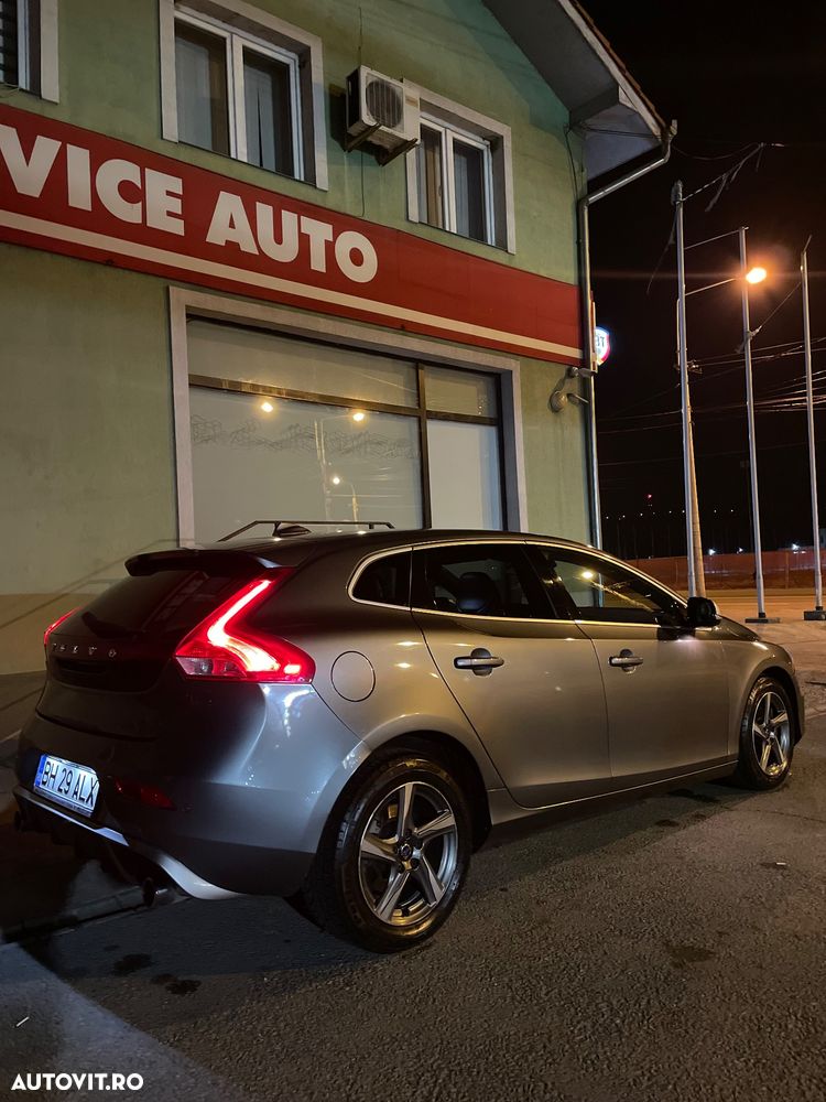 Volvo V40 D4 VEA R-Design - 12