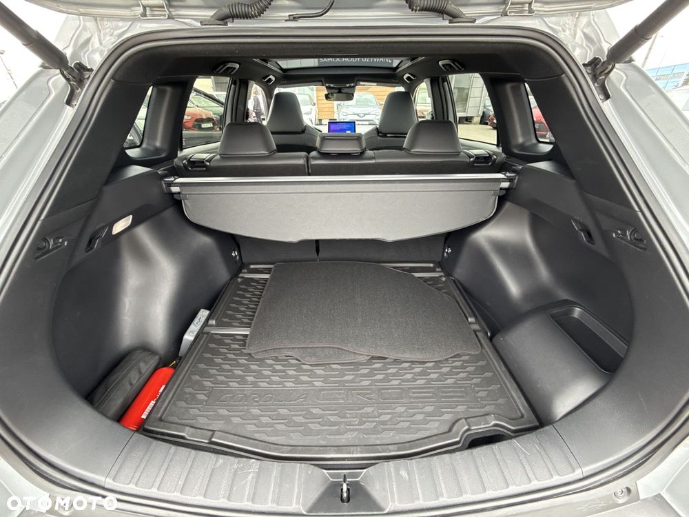 Toyota Corolla Cross 2.0 Hybrid Executive AWD - 27