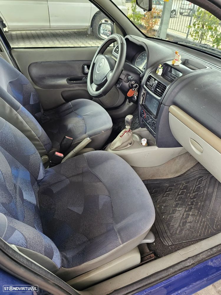 Renault Clio 1.5 dCi Authentique - 6