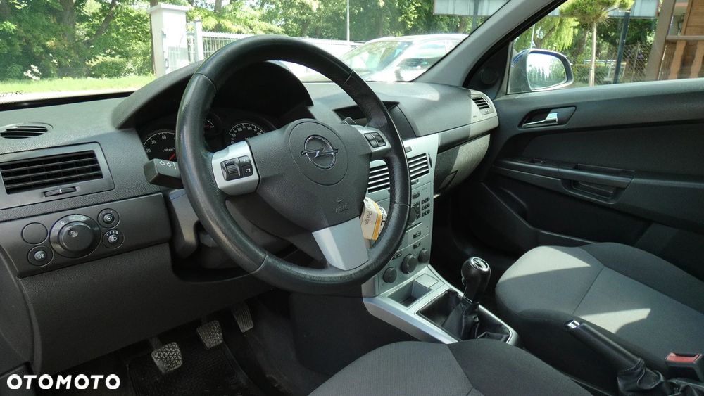 Opel Astra 1.6 Edition - 19