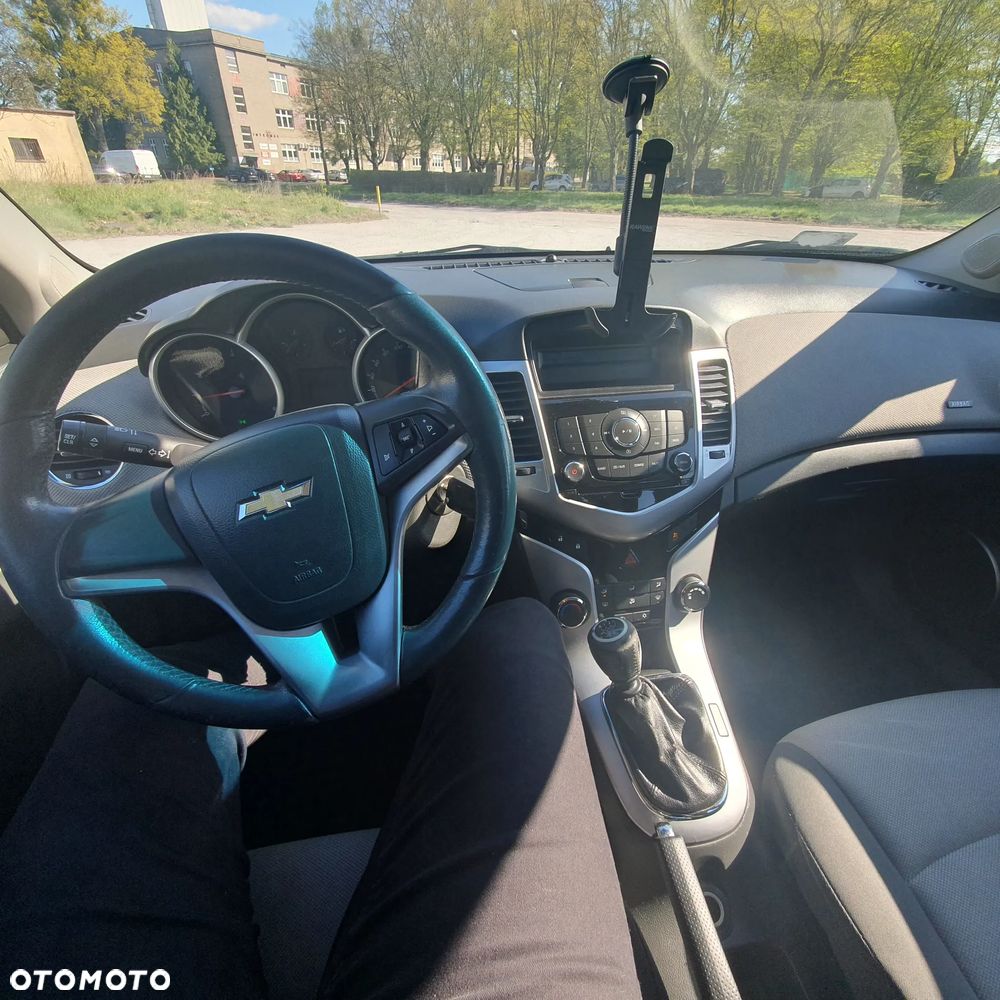 Chevrolet Cruze 1.6 LS - 9
