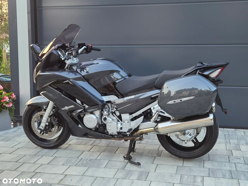 Yamaha FJR - 25