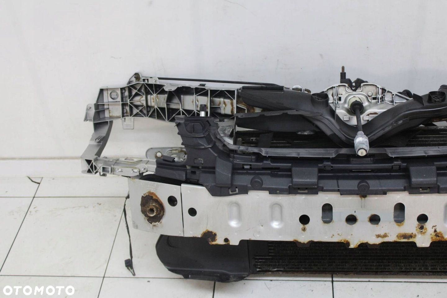 PAS PRZEDNI CHŁODNICE BELKA FORD FOCUS MK2 LIFT 2007R- 1.6 B - 2