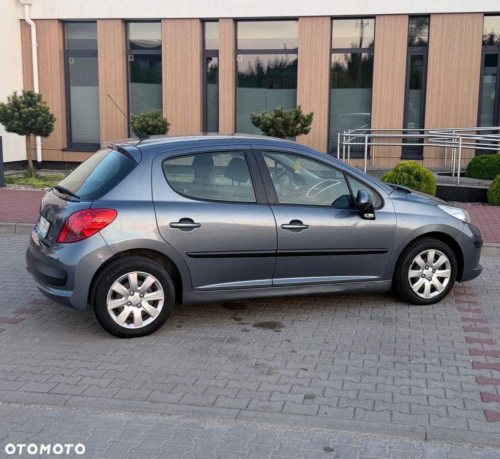 Peugeot 207 - 11