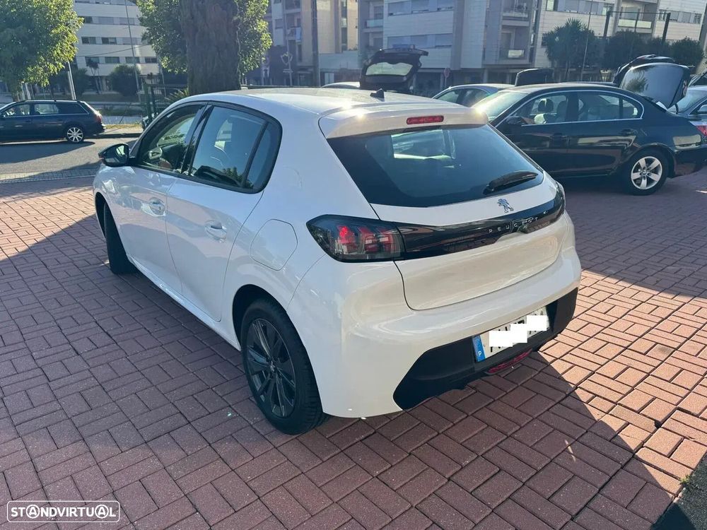 Peugeot 208 - 30