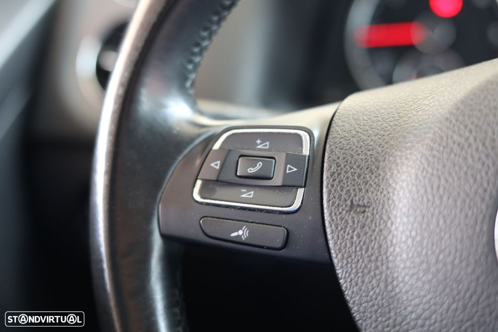 VW Tiguan 2.0 TDi Sport BlueMotion - 33