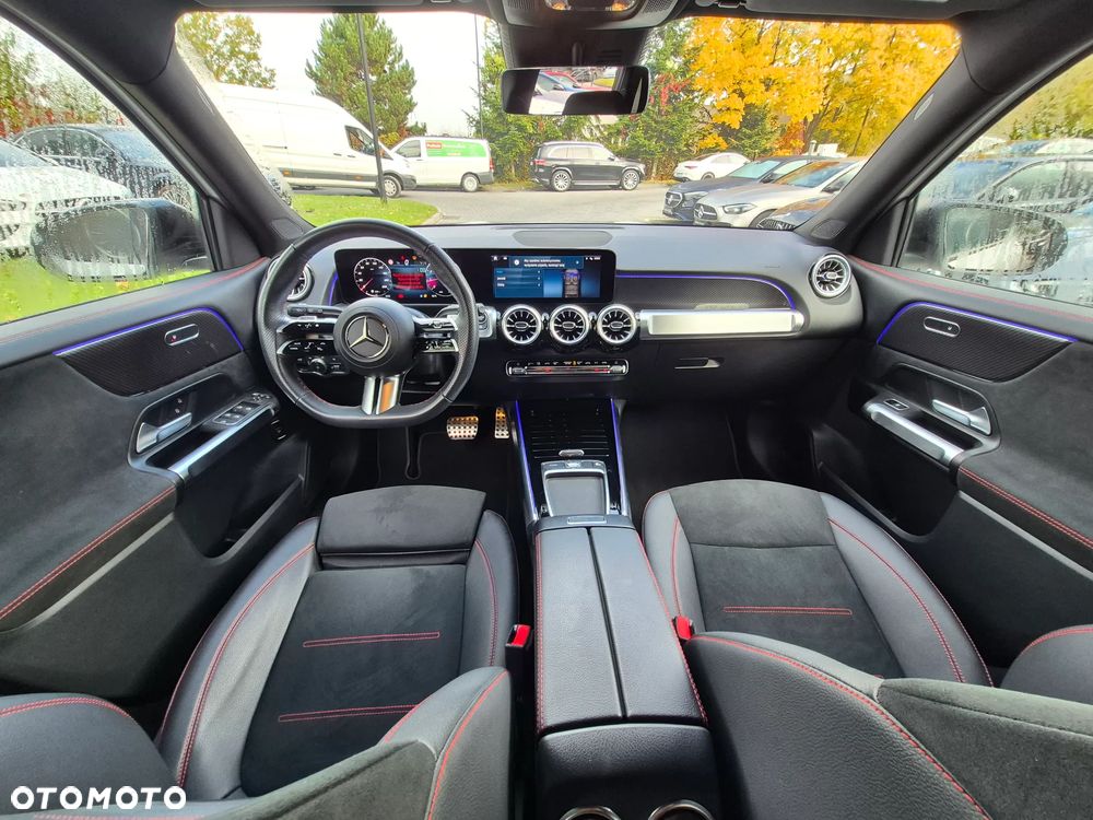 Mercedes-Benz GLB 200 AMG Line 7G-DCT - 24