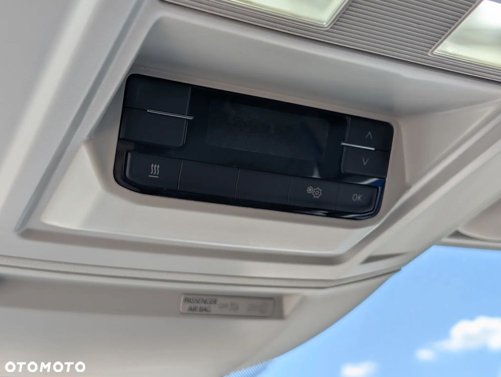 MAN TGE 3.180 Volkswagen Crafter 7 osób Autolaweta Dubel kabina - 25