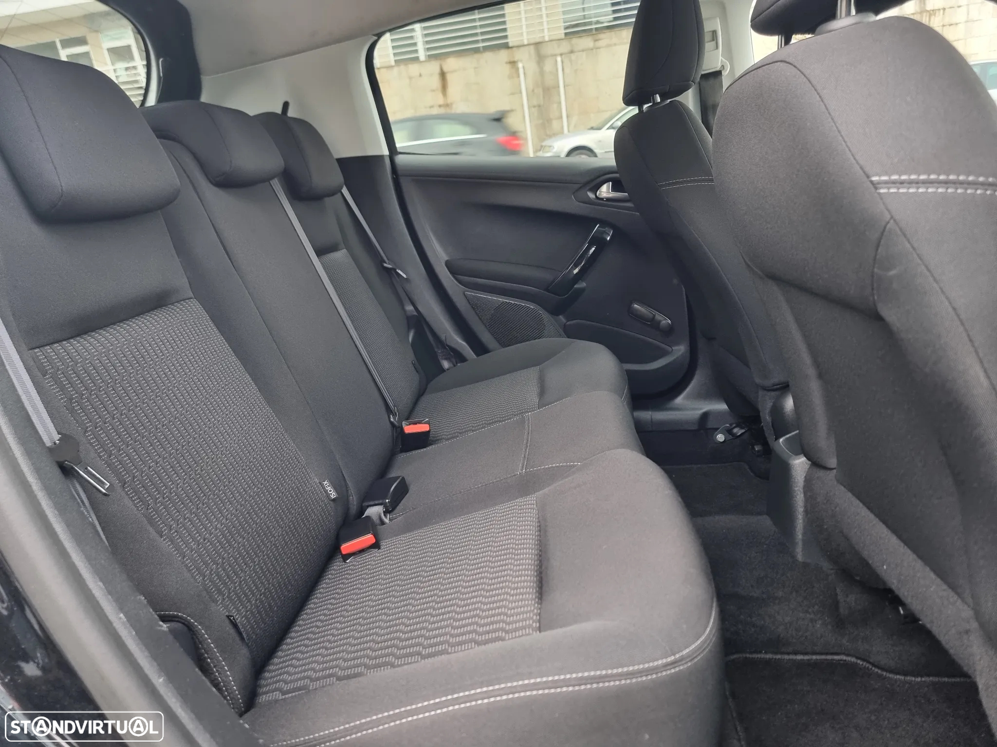 Peugeot 208 1.4 HDi SE Style - 19