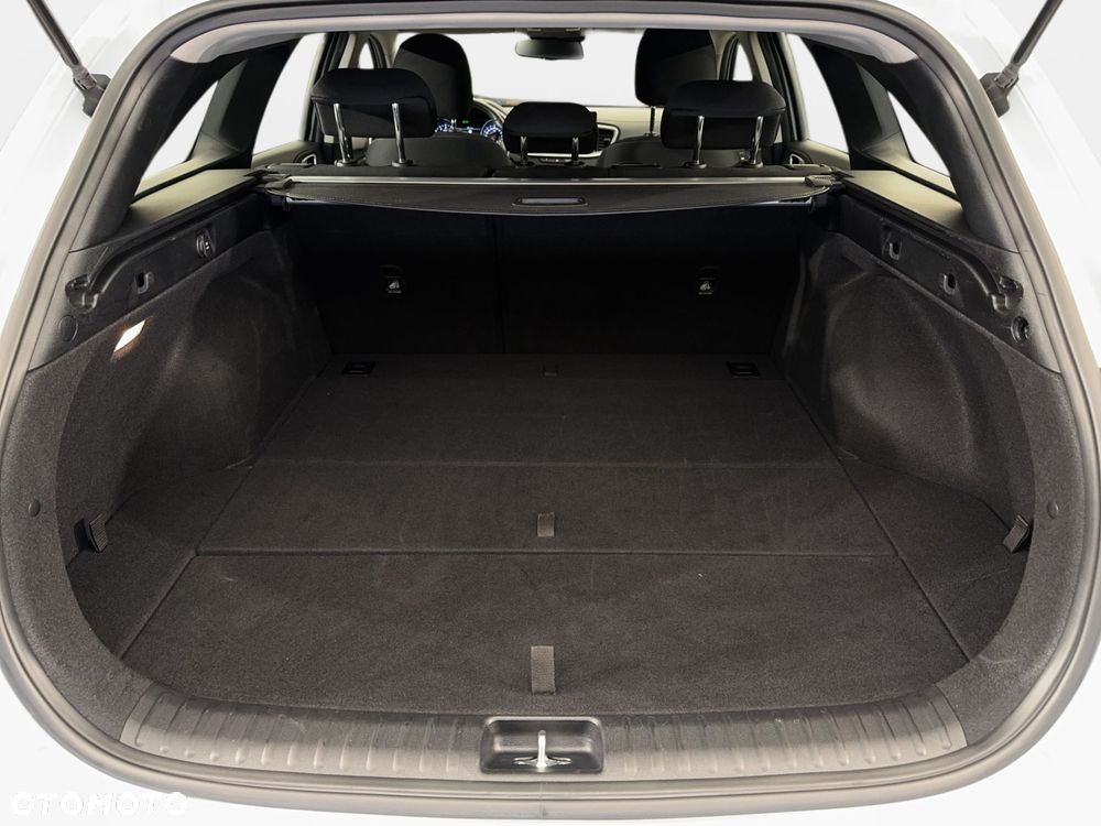 Kia Ceed - 13