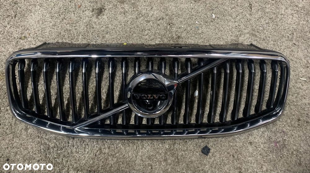 volvo xc60 ii oe 31479498 atrapa grill chrom kamera - 1