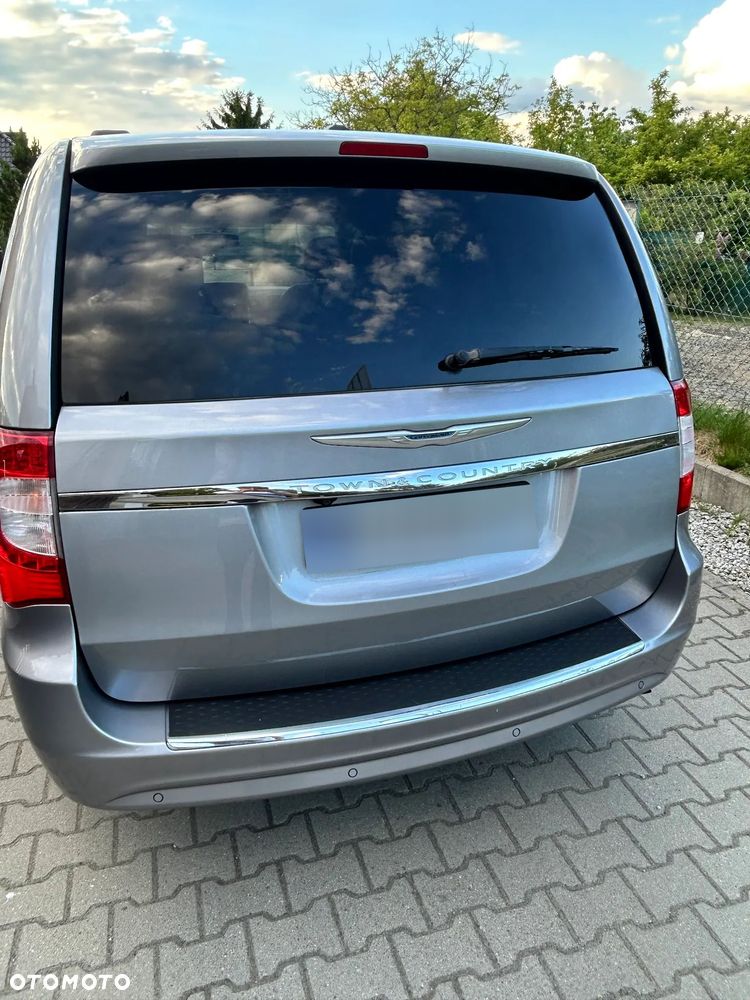 Chrysler Town & Country 3.6 Limited - 14