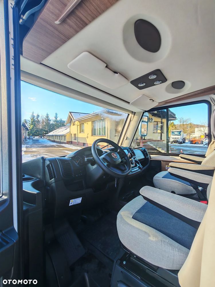 KNAUS Live i 700 MEG - 16