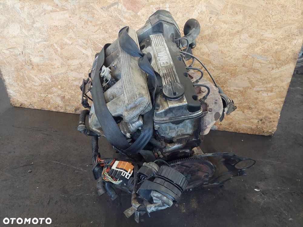 SILNIK BENZYNOWY BMW E30 318i M40B18 1.8 8V - 1
