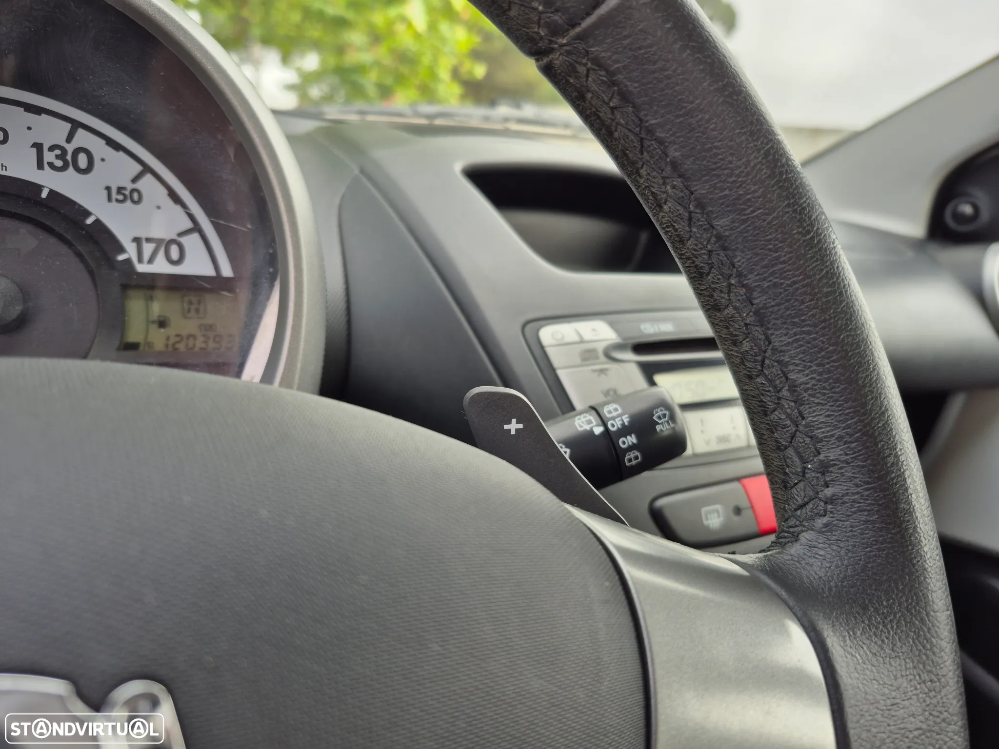 Peugeot 107 1.0 Trendy 2 Tronic - 14
