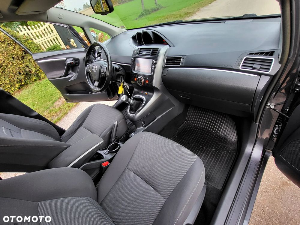 Toyota Verso - 8