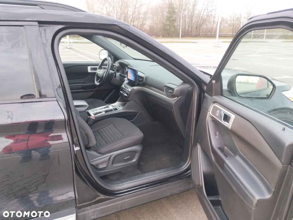 Ford Explorer - 21